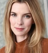 Betty Gilpin