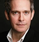 Tom Hollander