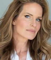 Monika Schnarre