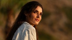 Hande Erçel’in Yıldızı Parlamaya Devam Ediyor: Yeni Dijital Film Yolda!